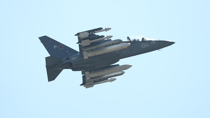 Первые модернизированные самолеты Як-130М построили в России