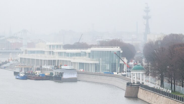 Облачная погода и туман прогнозируются в Москве 2 декабря