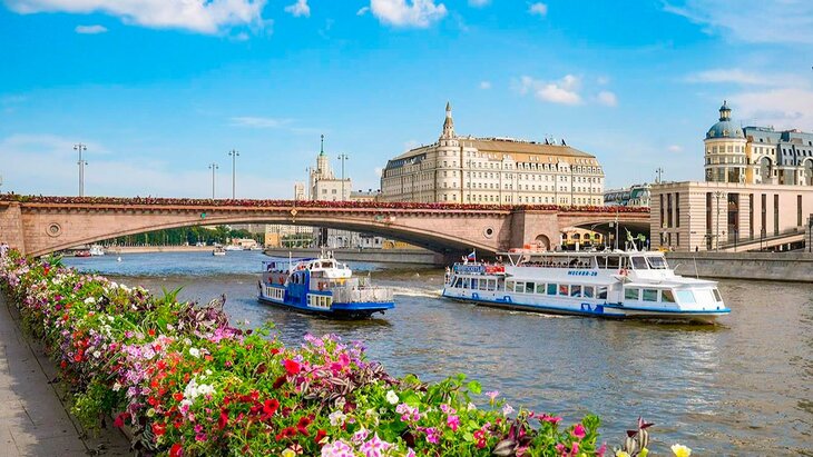 Собянин рассказал, что в Москве возвели 37 автомобильных мостов с 2011 года