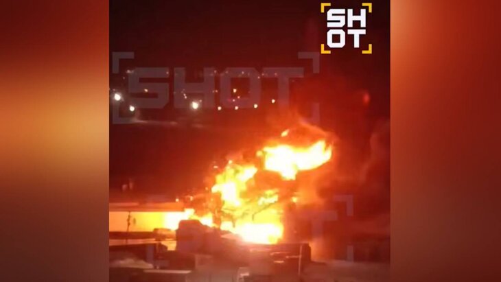 Пожар площадью 850 «квадратов» произошел в гаражном боксе в Красноярске