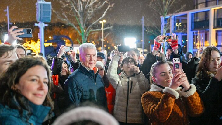 Сергей Собянин открыл уникальный каток в «Лужниках»