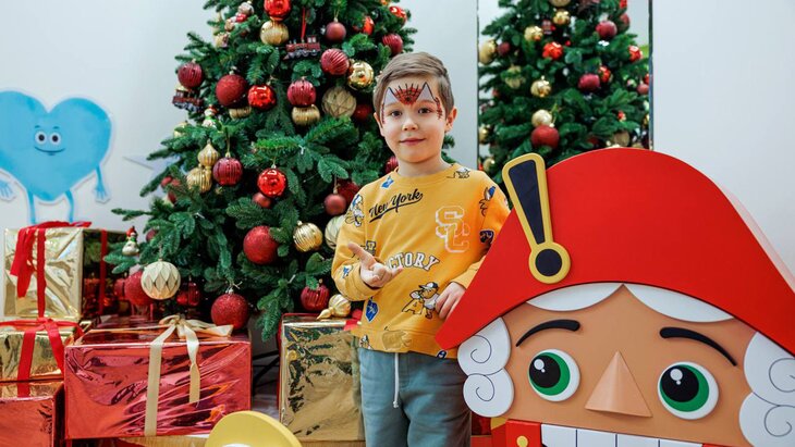 Мэр Москвы рассказал о создании новогодней атмосферы в детских поликлиниках