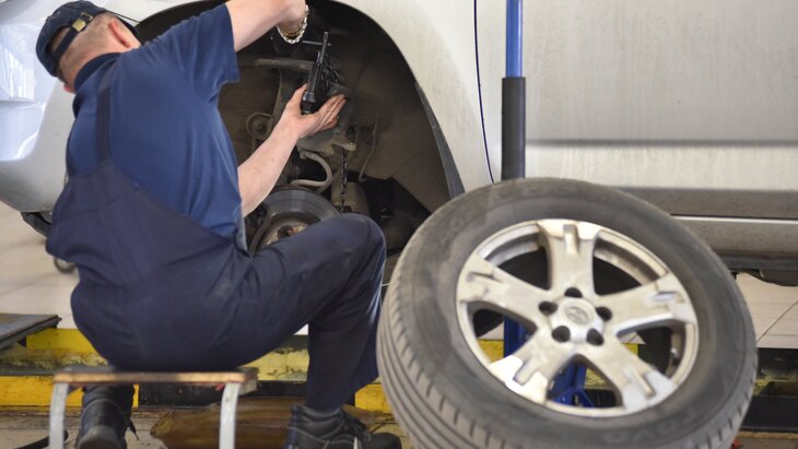 Депутат Федяев: водителям грозят штрафы за лысую зимнюю резину