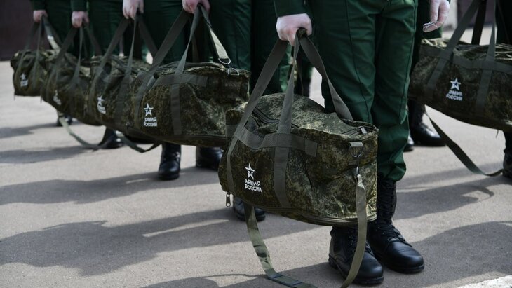 Путин подписал закон о круглогодичном призыве