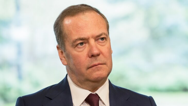 Медведев прокомментировал убийство блогера Кирка в США Медведев прокомментировал убийство блогера Кирка в США