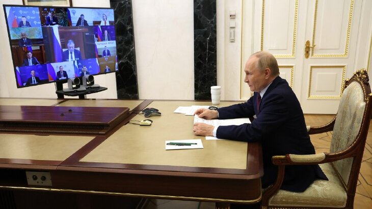 Путин поручил предоставлять без заявлений соцподдержку ветеранам СВО и их семьям