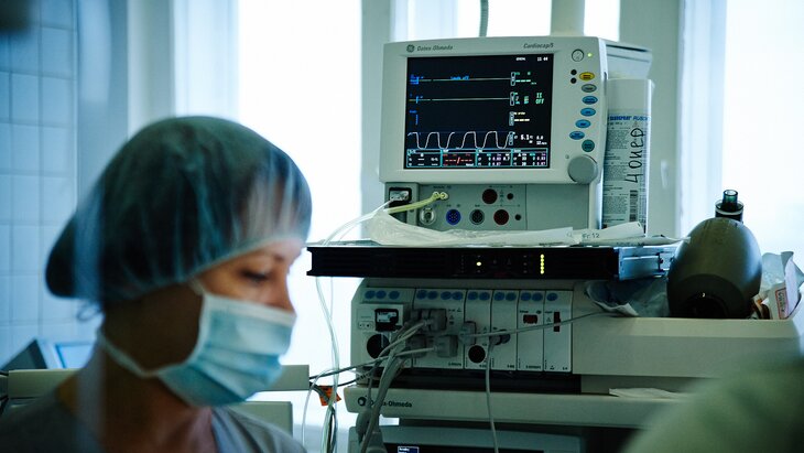 В Подмосковье врачи спасли мужчину после удара молнии В Подмосковье врачи спасли мужчину после удара молнии