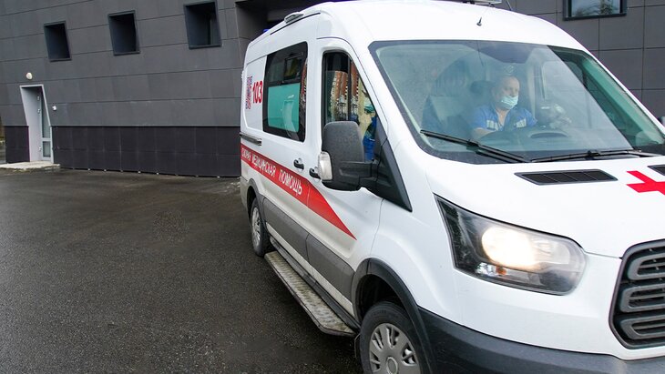 Пострадавшая после атаки БПЛА в Саратове женщина доставлена в больницу