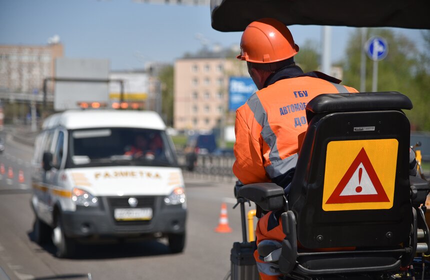 Как обновляют разметку на московских дорогах. Фото 21 фото