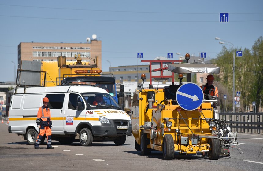 Как обновляют разметку на московских дорогах. Фото 16 фото