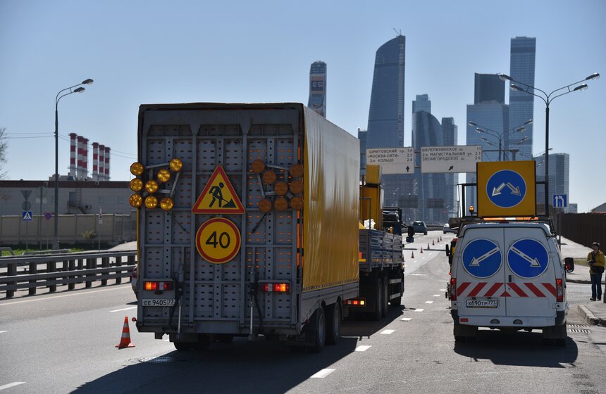 Как обновляют разметку на московских дорогах. Фото 7 фото