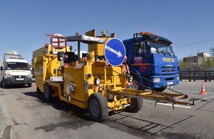 Как обновляют разметку на московских дорогах. Фото 2 фото