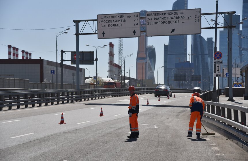 Как обновляют разметку на московских дорогах. Фото 5 фото