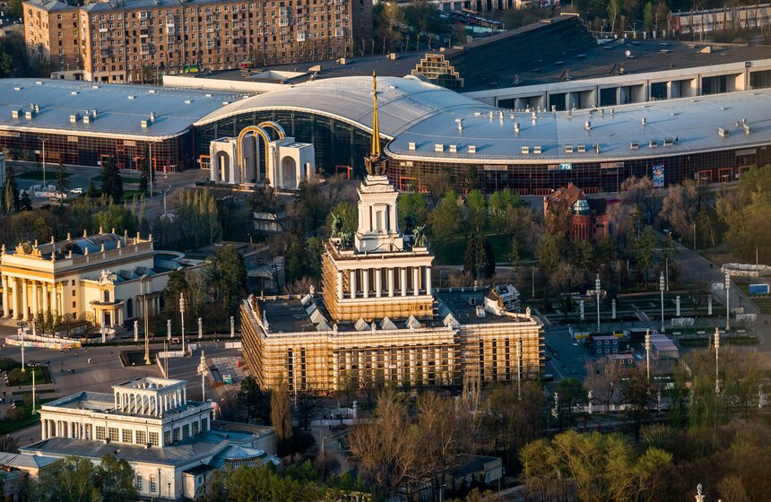 С высоты птичьего полета: виды Москвы с Останкинской телебашни 22 фото