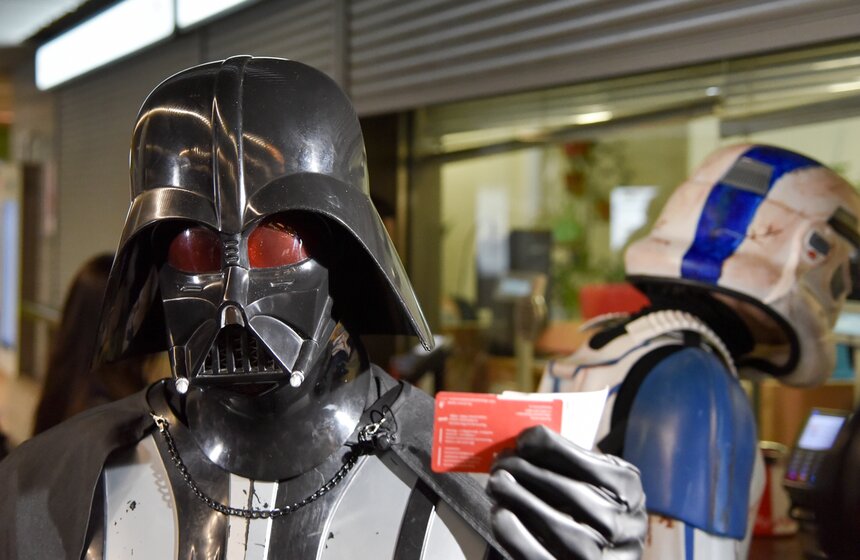 День "Звездных войн" в метро. Фото 2 фото
