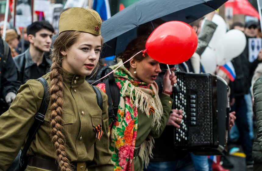 Акция "Бессмертный полк" в Москве. Фоторепортаж 27 фото