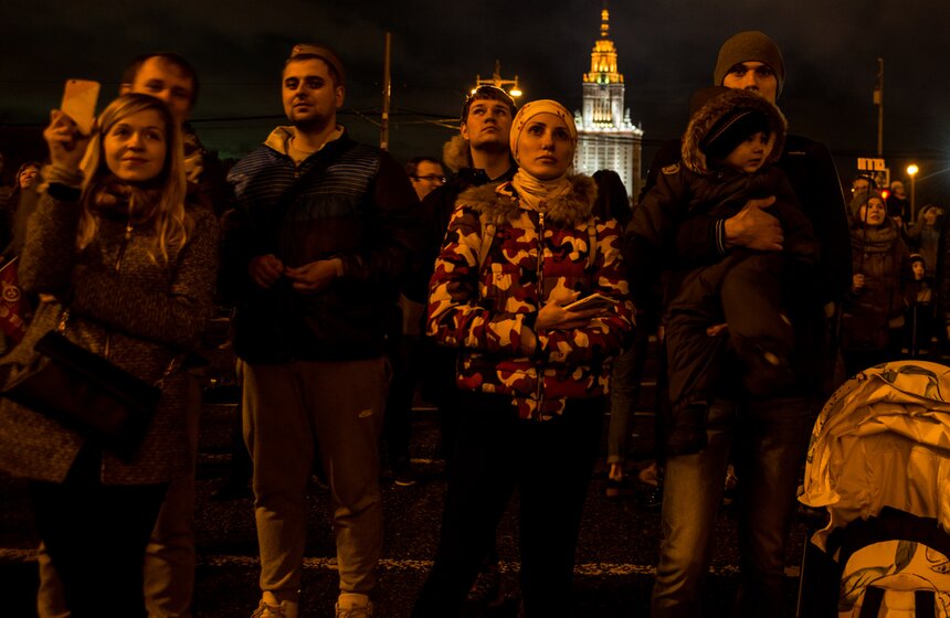 Салют на смотровой площадке на Воробьевых горах. Фото 10 фото