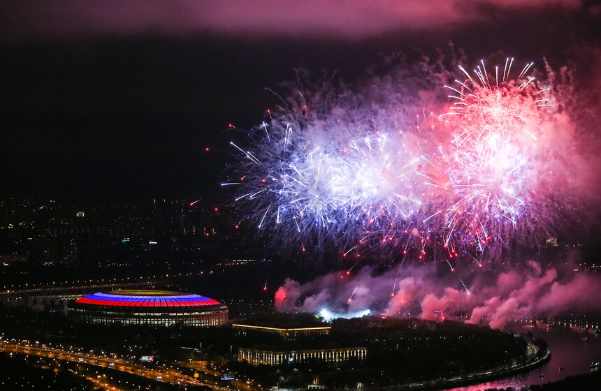 Салют в честь Дня Победы на смотровой площадке "Москва-Сити" 18 фото