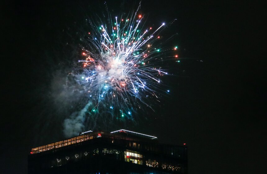 Салют в честь Дня Победы на смотровой площадке "Москва-Сити" 13 фото