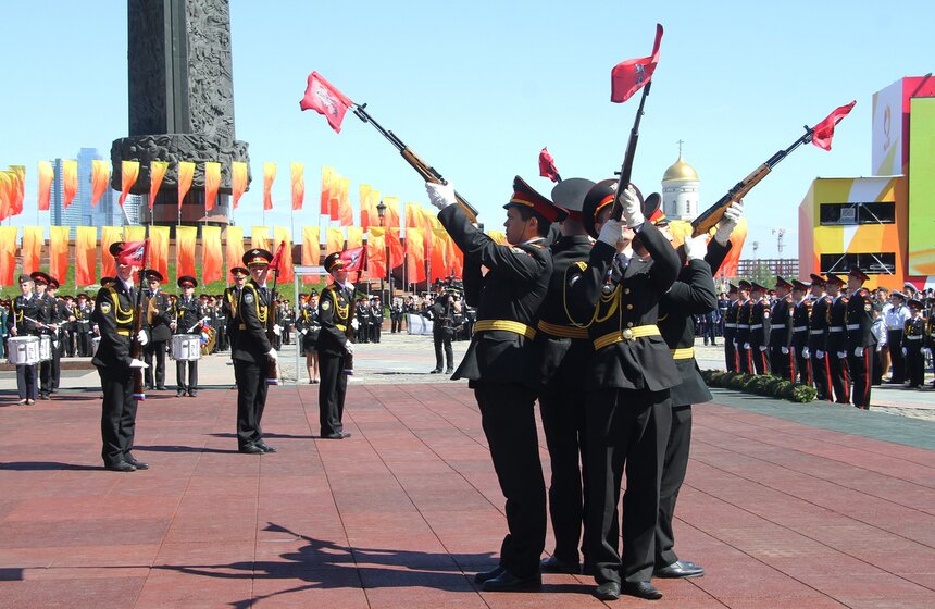 III Парад кадет на Поклонной горе 14 фото