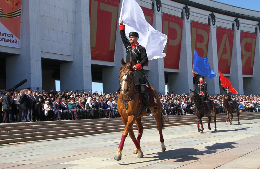 III Парад кадет на Поклонной горе 12 фото