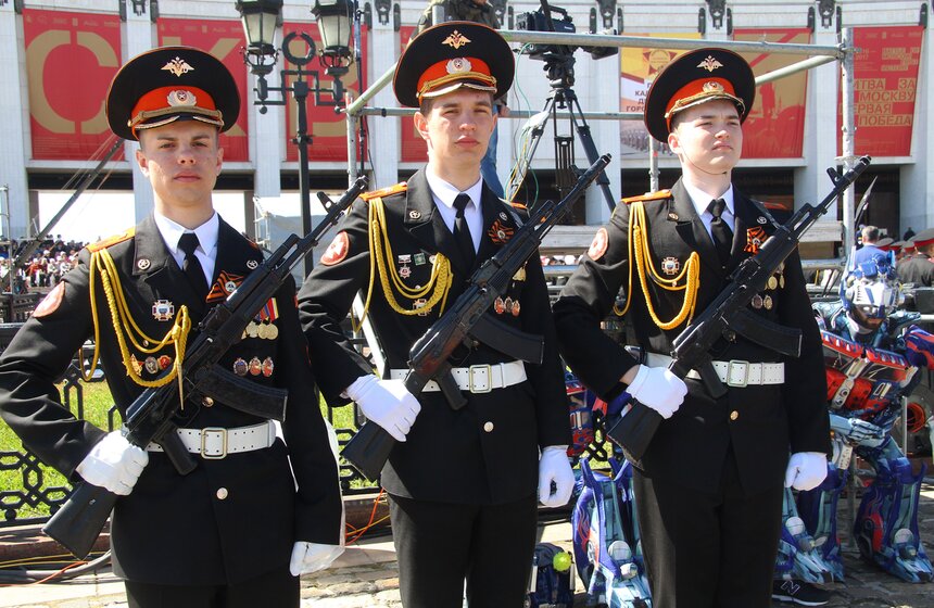 III Парад кадет на Поклонной горе 9 фото