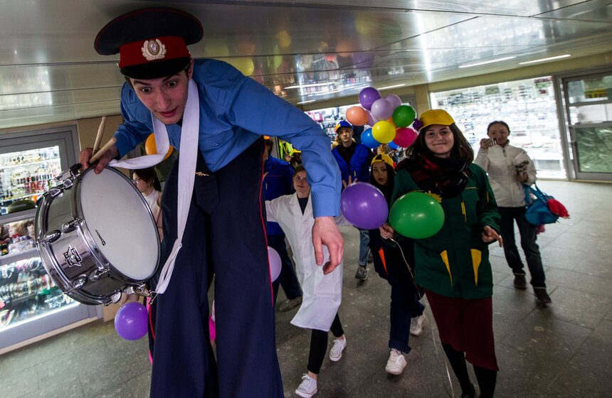 Костюмированный парад-флешмоб фестиваля "Московская весна" 22 фото