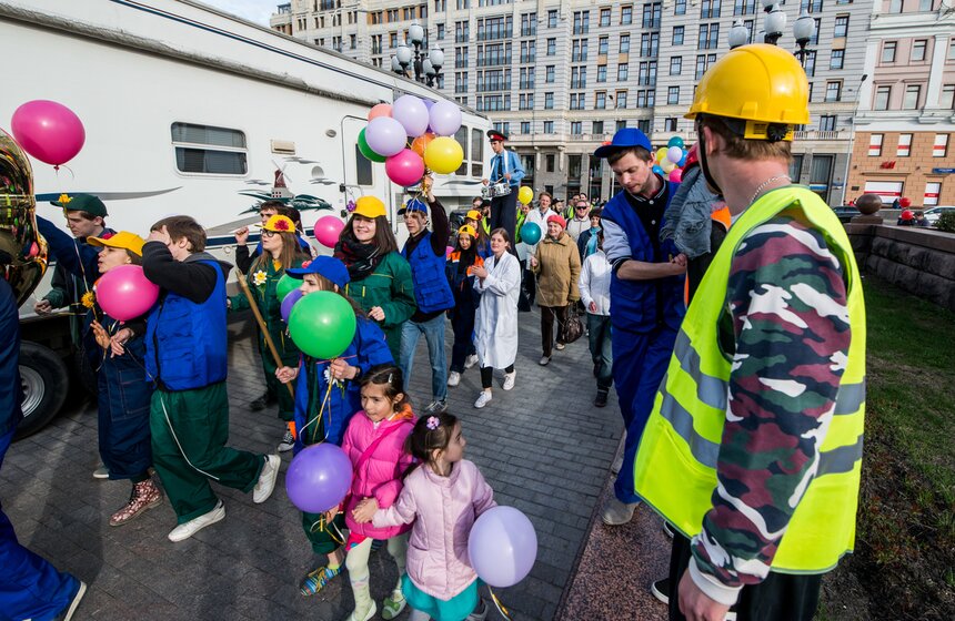 Костюмированный парад-флешмоб фестиваля "Московская весна" 23 фото