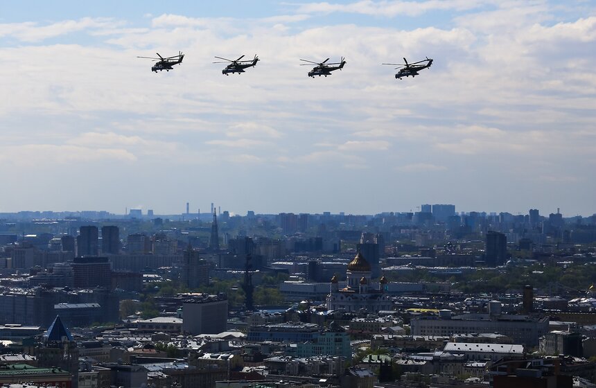 Репетиция воздушной части военного парада прошла в Москве 17 фото