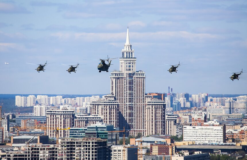 Репетиция воздушной части военного парада прошла в Москве 9 фото