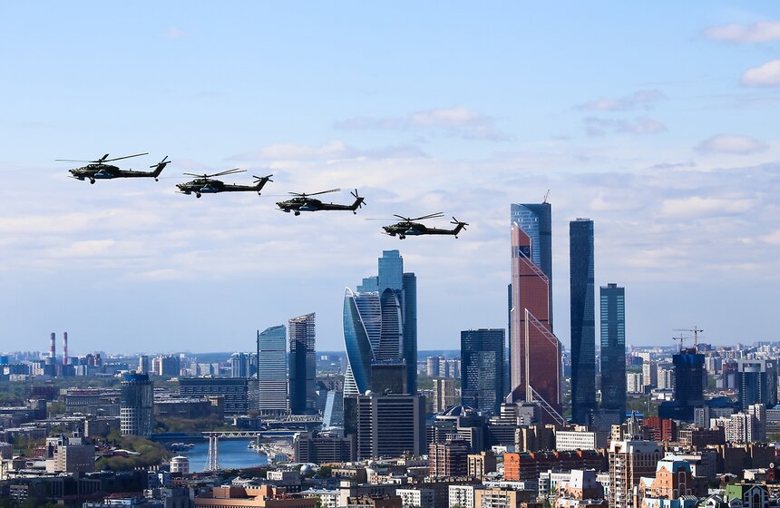 Репетиция воздушной части военного парада прошла в Москве 13 фото