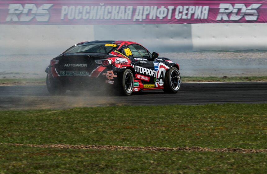Первый этап чемпионата по дрифту прошел на "Moscow Raceway" 30 фото
