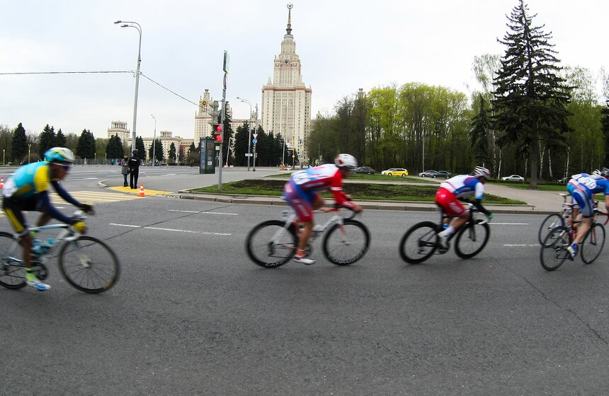 Этап гонки "Пять колец Москвы" прошел на Воробьевых горах 20 фото