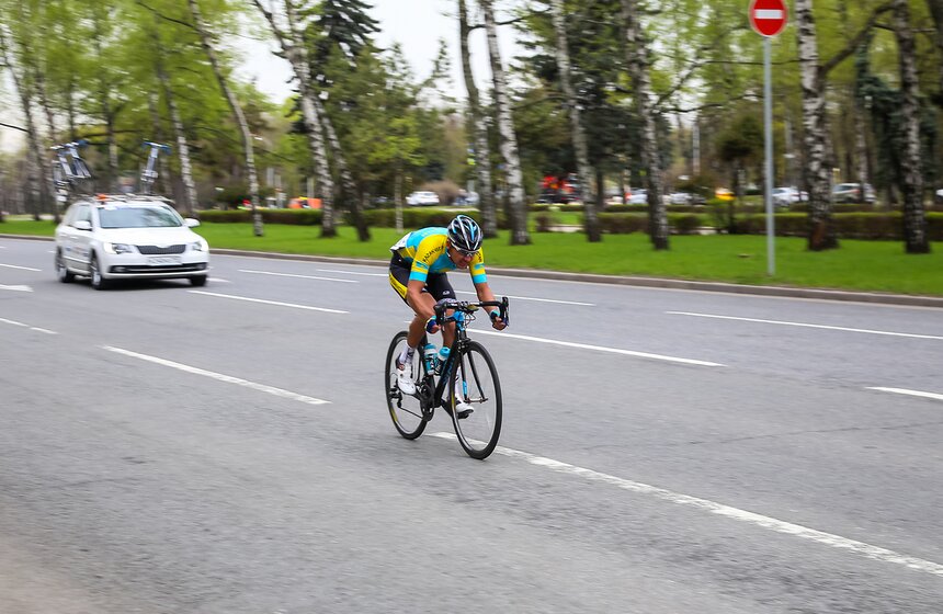 Этап гонки "Пять колец Москвы" прошел на Воробьевых горах 24 фото