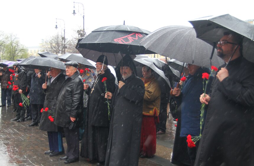 Сергей Собянин возложил цветы к Могиле Неизвестного Солдата 21 фото