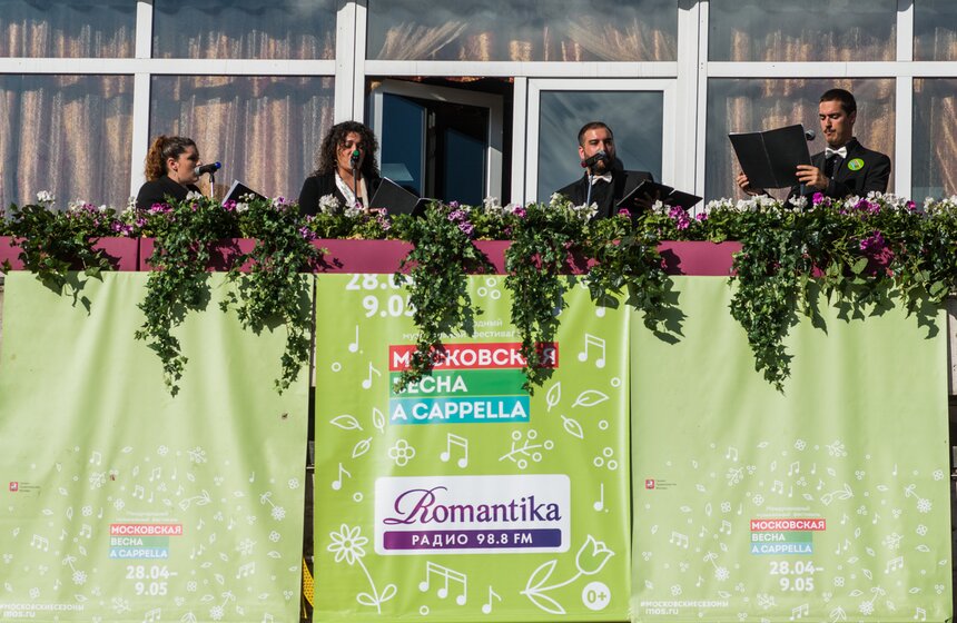 Участники музыкального фестиваля выступили на балконе "Известий" 14 фото