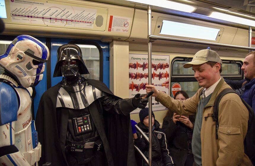 День "Звездных войн" в метро. Фото 16 фото