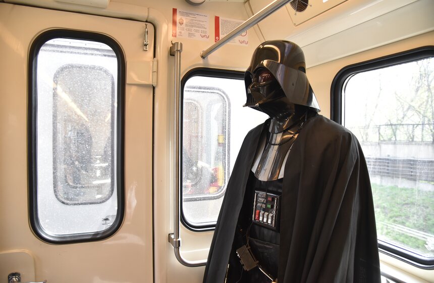День "Звездных войн" в метро. Фото 15 фото