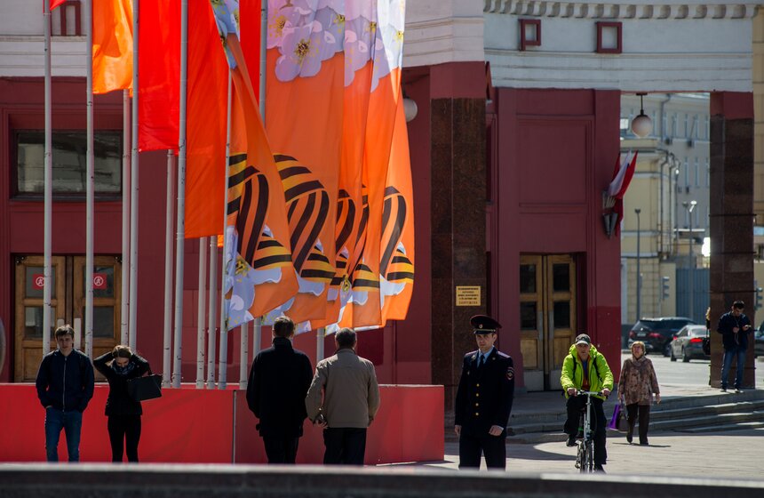 Украшение Москвы к празднованию 72-й годовщины Победы в ВОВ 2 фото