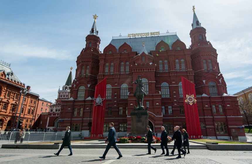 Украшение Москвы к празднованию 72-й годовщины Победы в ВОВ 8 фото