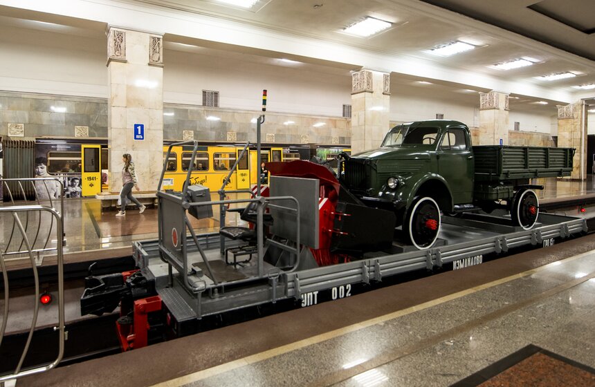 Выставка ретро-вагонов в московском метро. Фото 20 фото