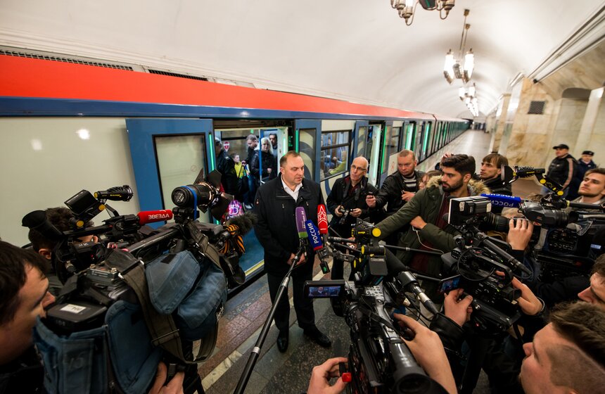 Парад поездов Кольцевой линии метро. Фото 18 фото