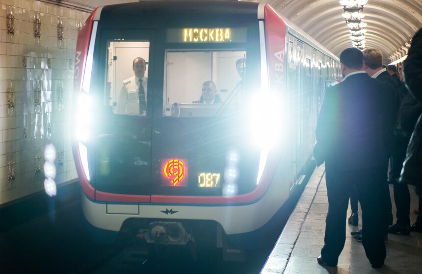 Парад поездов Кольцевой линии метро. Фото 14 фото