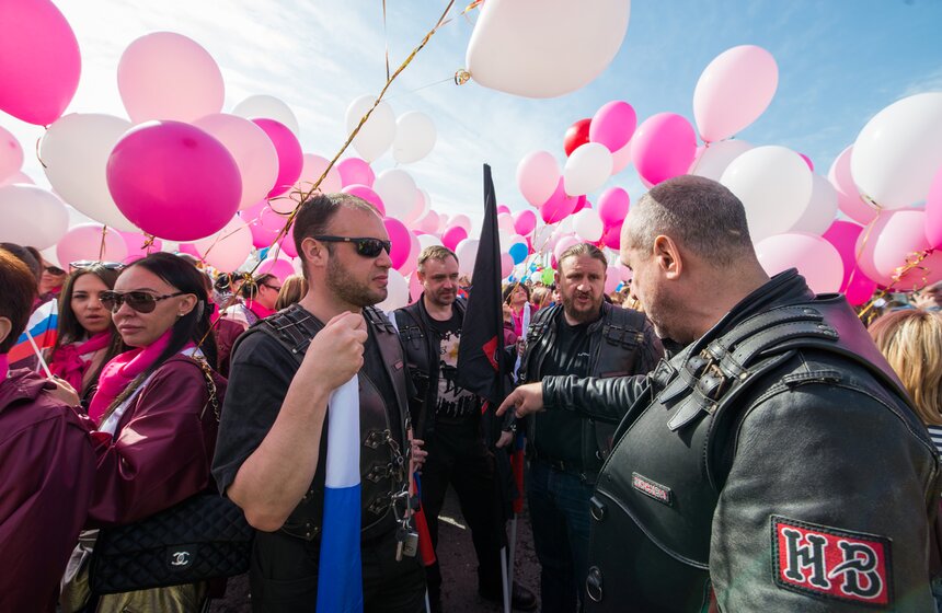 Как прошел Первомай в Москве. Фото 16 фото