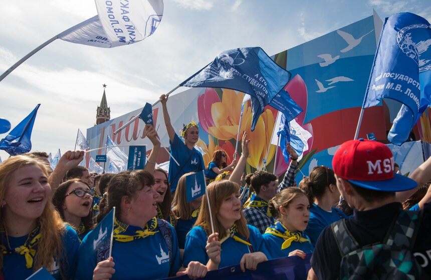 Как прошел Первомай в Москве. Фото 27 фото