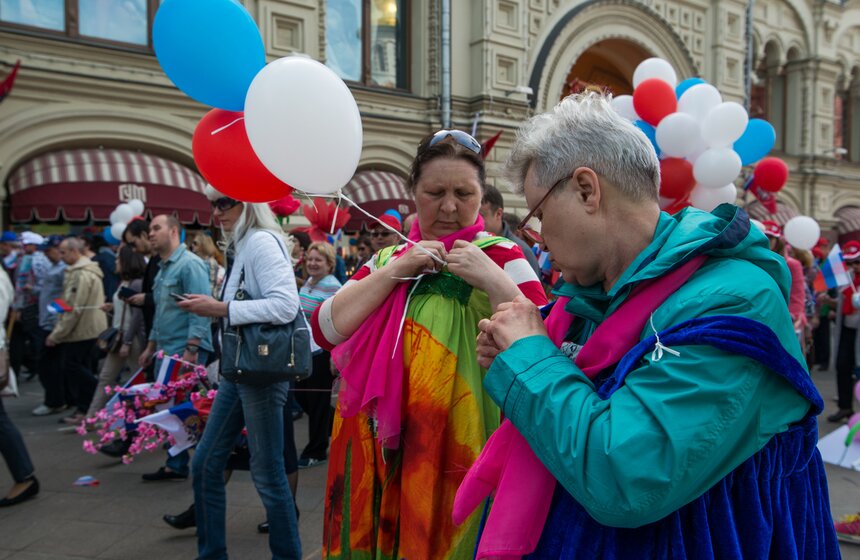 Как прошел Первомай в Москве. Фото 30 фото