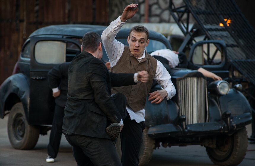 Шоу каскадеров "Русский Форсаж" поразило трюками и рекордами 4 фото