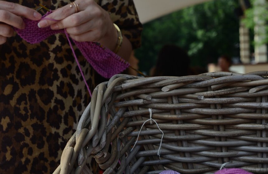 В столице прошел вязальный флешмоб 15 фото