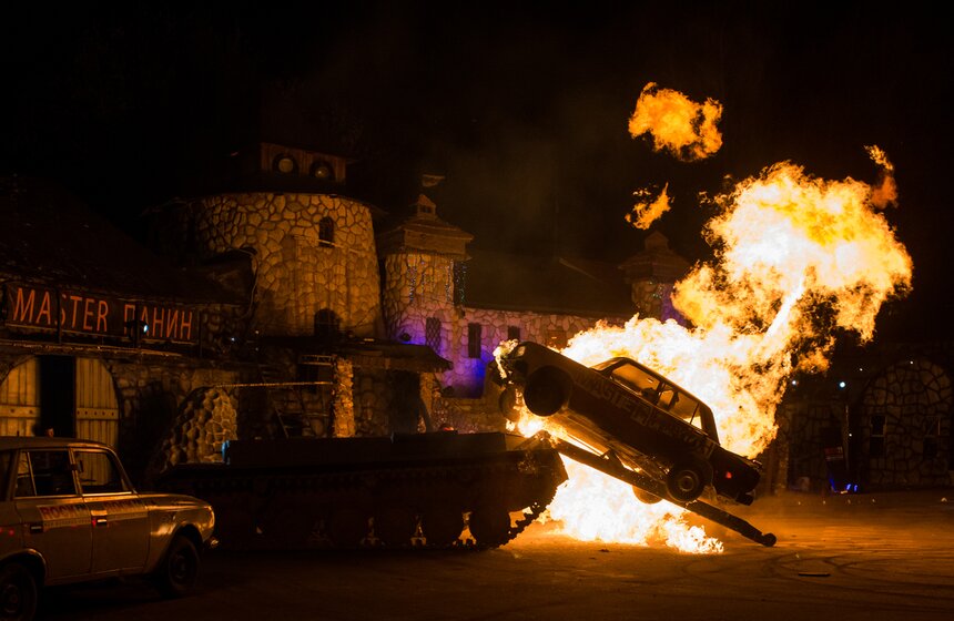 Шоу каскадеров "Русский Форсаж" поразило трюками и рекордами 21 фото