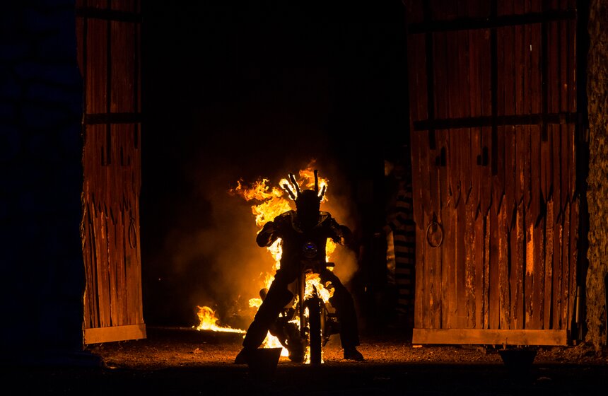 Шоу каскадеров "Русский Форсаж" поразило трюками и рекордами 18 фото